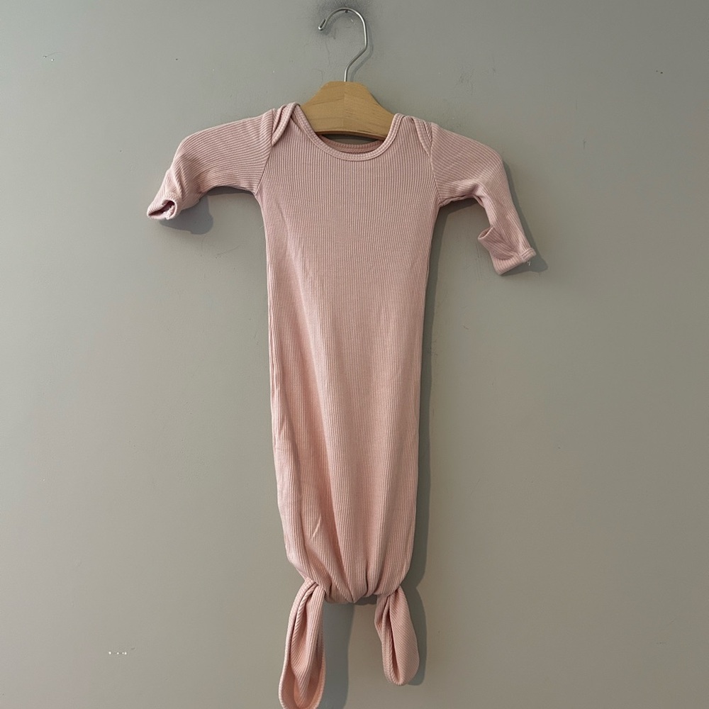 $23 ADD ON Caden Lane Bamboo waffle Infant Knotted Gown 7-14lbs Newborn Kyte‎